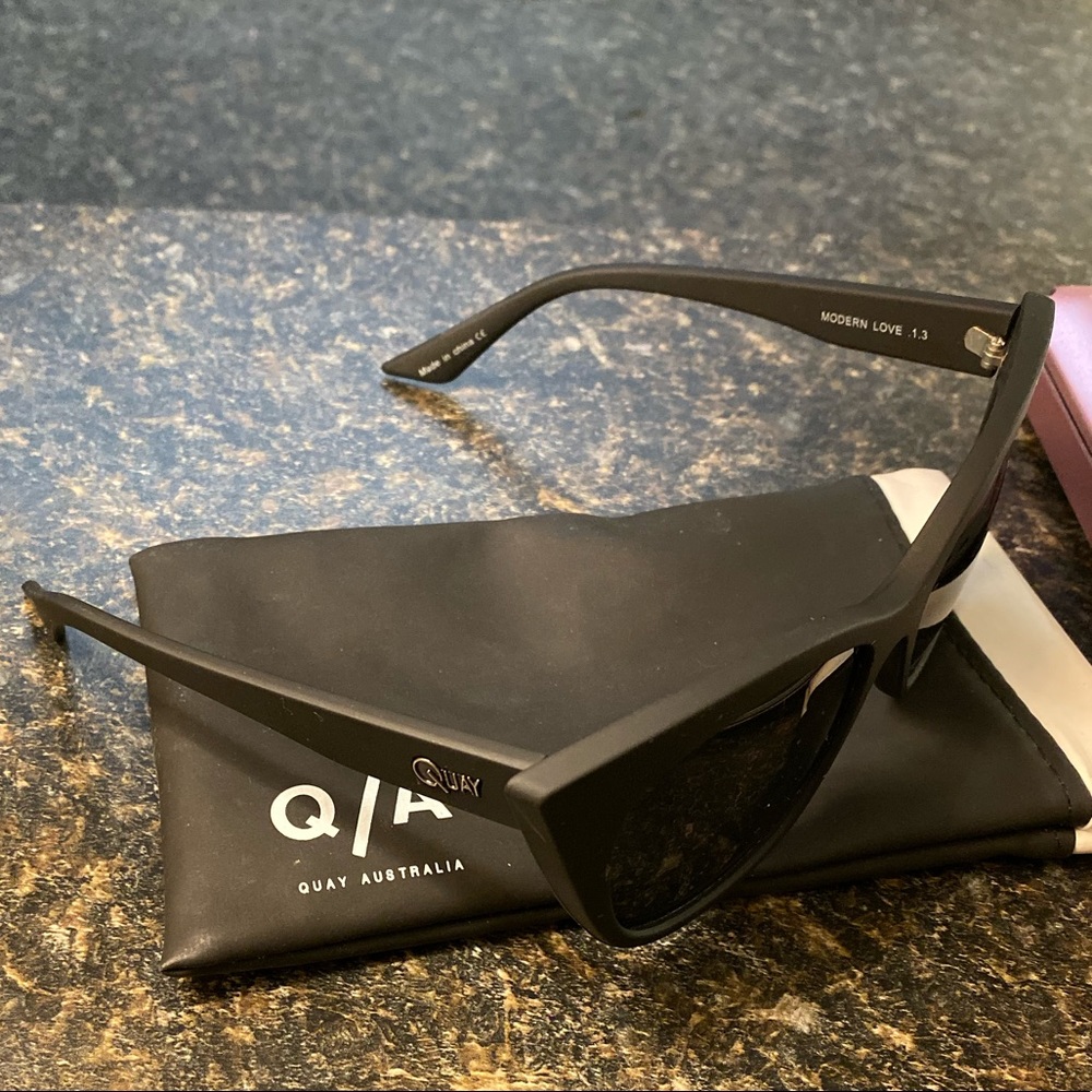 Quay Modern Love Sunglasses Matte Black